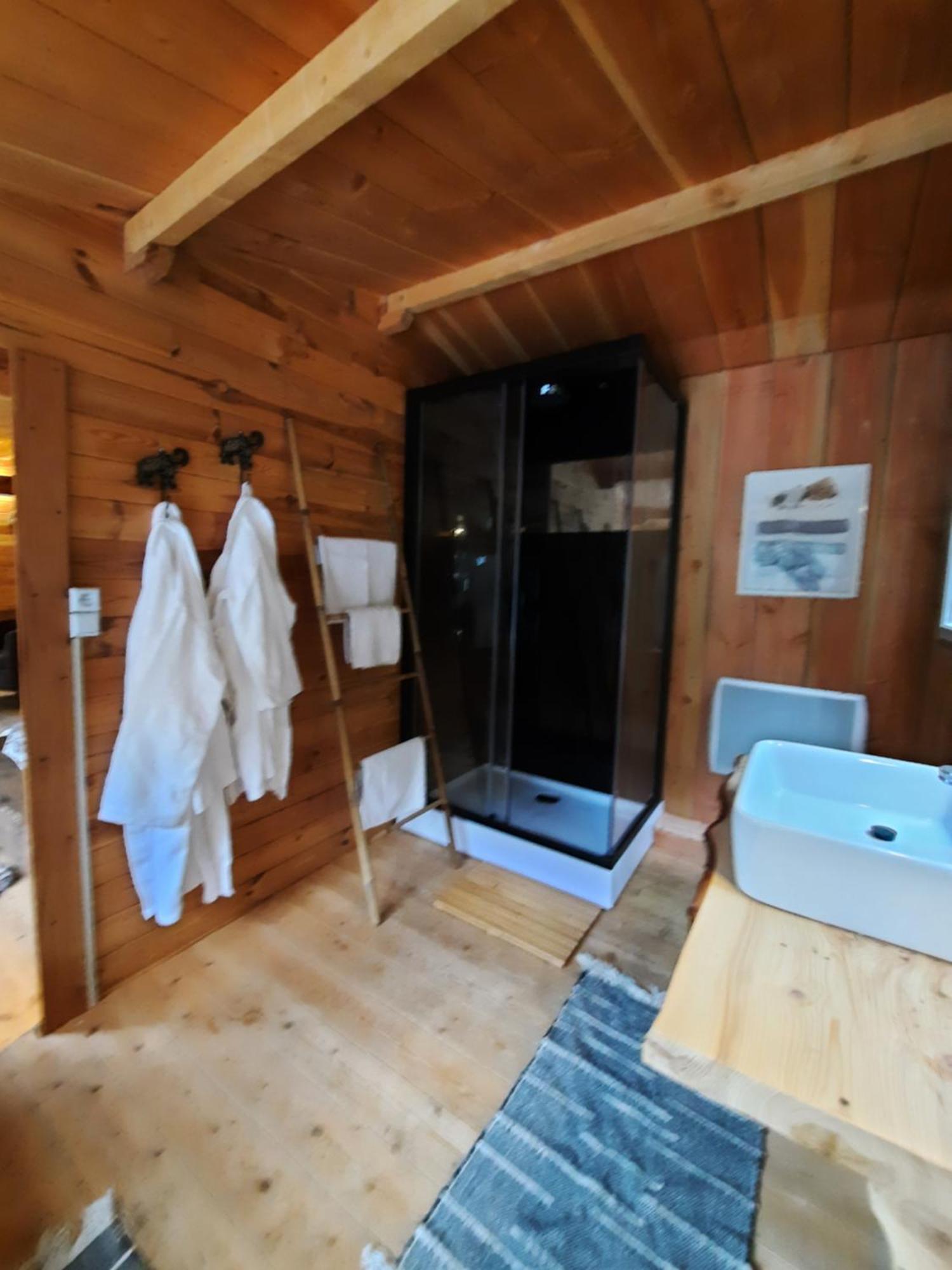 Domaine De La Vitarelle Glamping Villaniere المظهر الخارجي الصورة